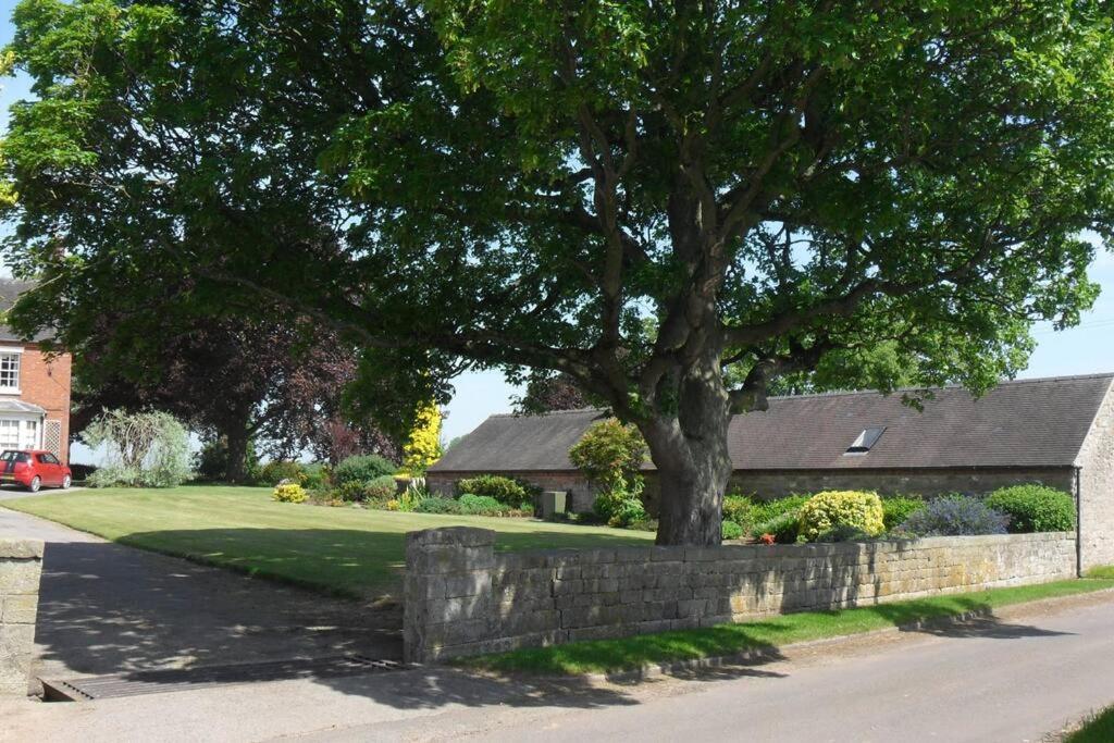 Courtside Barn, Lynn, Newport Villa นิวพอร์ต ภายนอก รูปภาพ